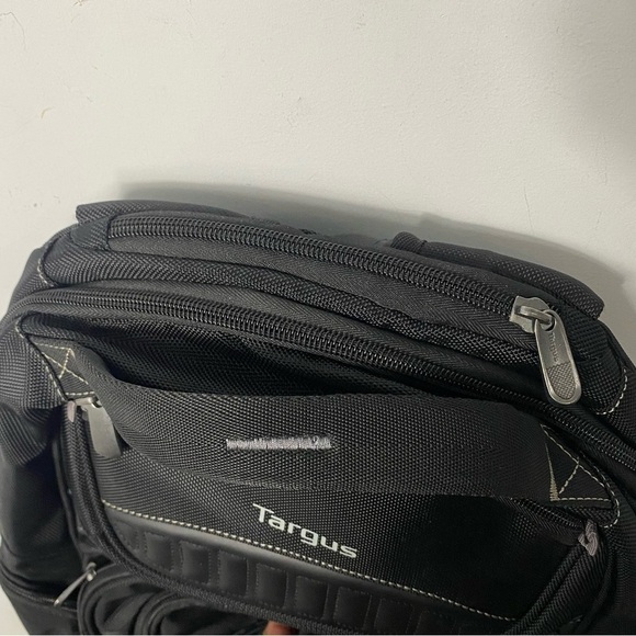 TARGUS 15.6” Legend IQ Backpack - Picture 13 of 14